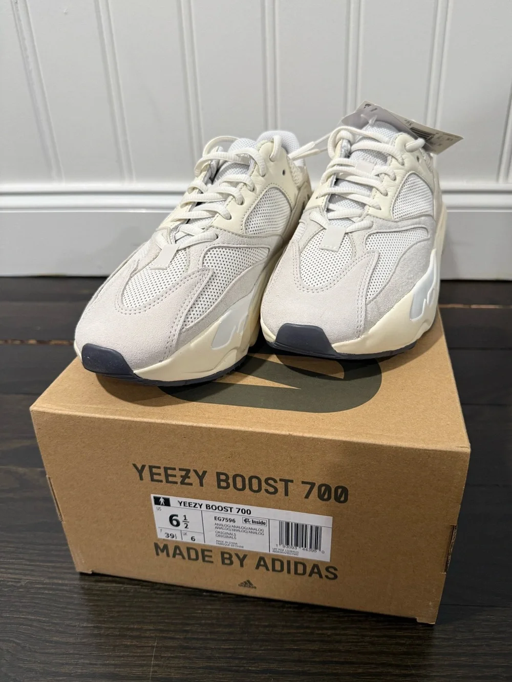 Yeezy Boost 700 Analog Men’s Sneakers